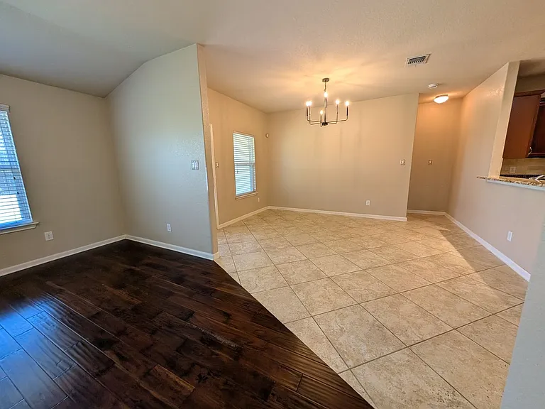 1337 Lauren St — Photo 13
