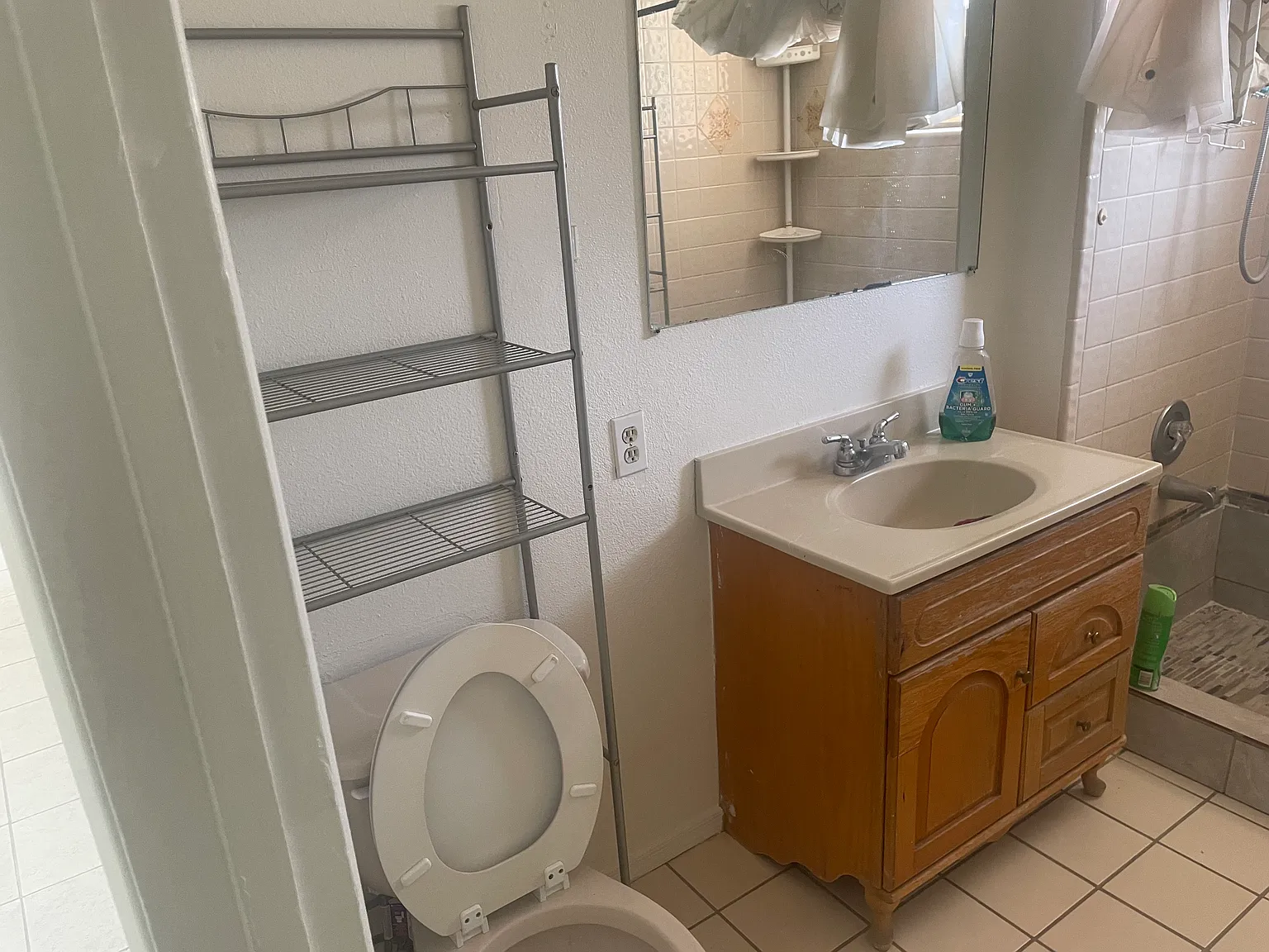 3 bed, 1300 sqft, $1,300 — Photo 3
