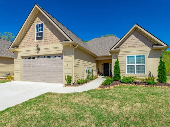 971 Jackson Mill Dr, Hixson, TN 37343
