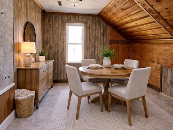 91 Hill St, Shelton, CT 06484