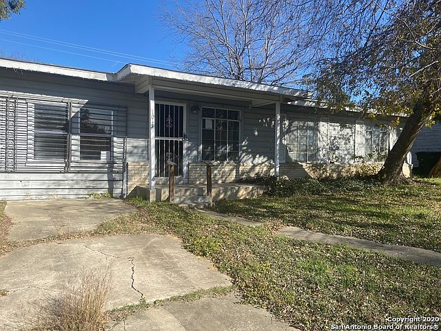 2nd image of 1015 Lovera Blvd