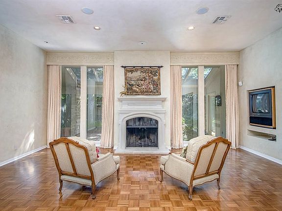 4th image of 2510 Beefeater Dr