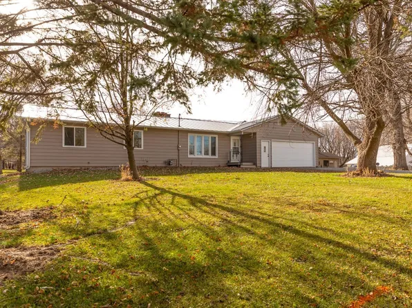 507 E Main St, Dodge Center, MN 55927