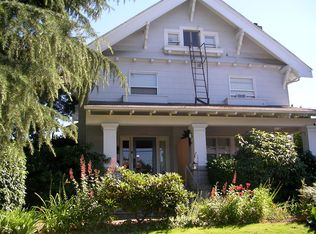 2170 NE Halsey St APT 3, Portland, OR 97232