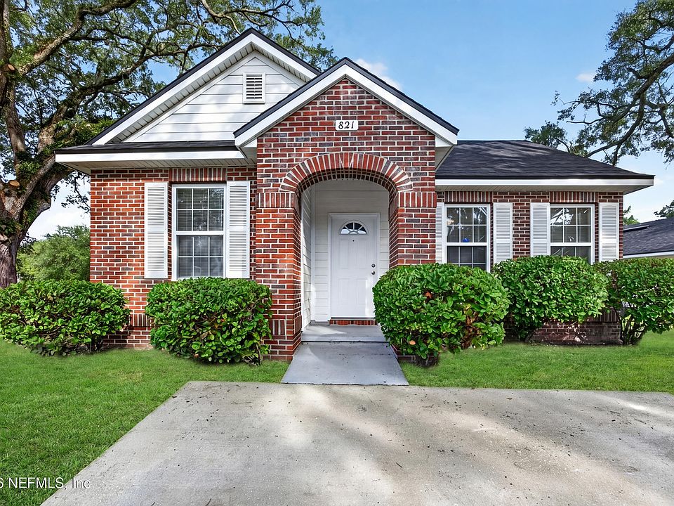 1st image of 821 OAK ARBOR Circle