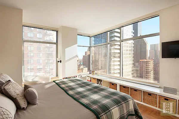 Rented by Halstead Real Estate | media 19