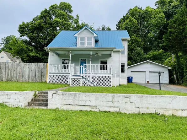 4375 University Dr, Ooltewah, TN 37363