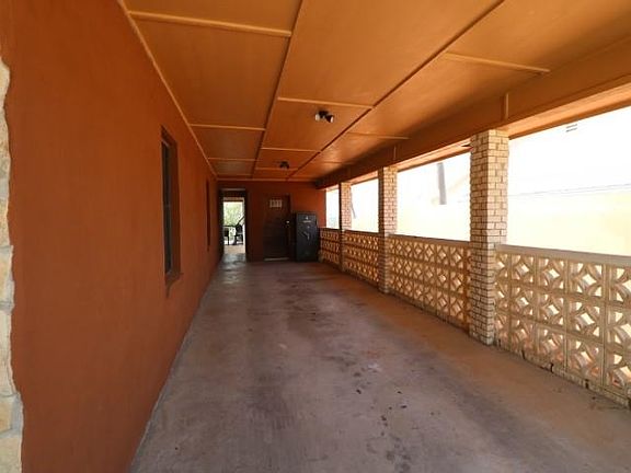 4th image of 2035 Sunset Dr