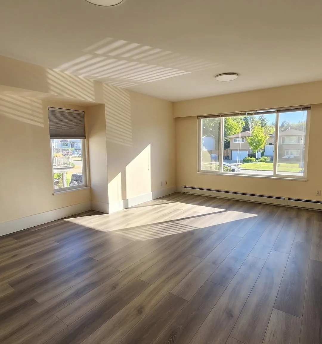 2 bed, 900 sqft, $2,100 — Photo 2