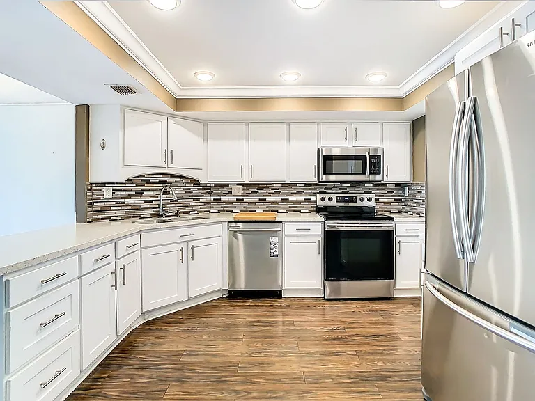 7400 Sun Island Dr #503 — Photo 7