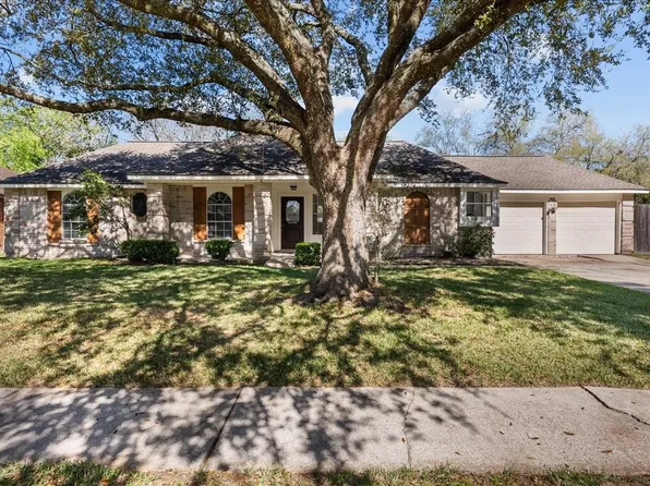 804 Buckingham Dr, Friendswood, TX 77546