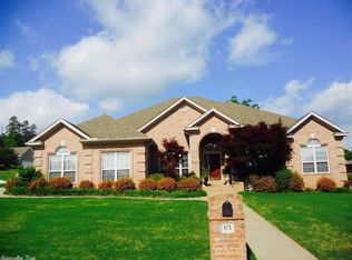101 Avignon Cir, Maumelle, AR 72113