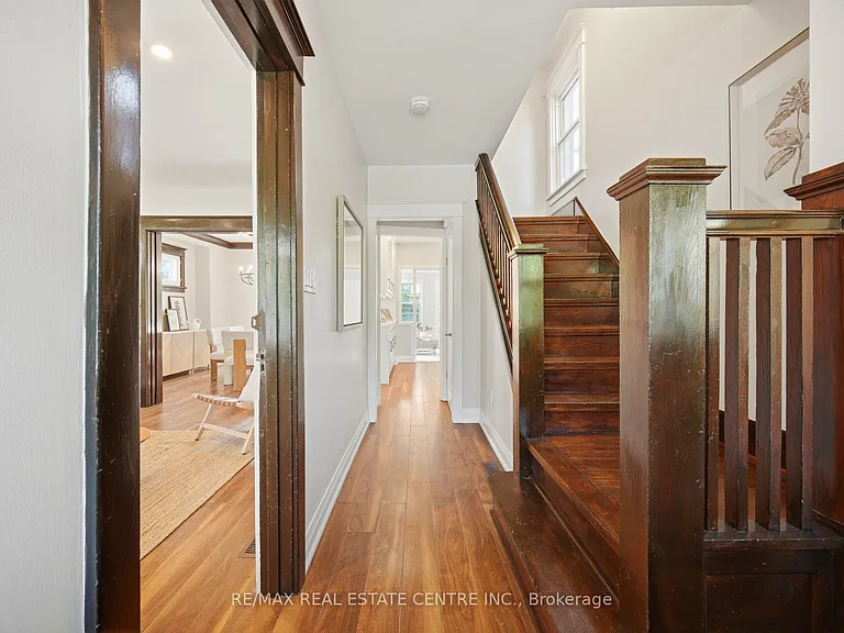 90 Holton Ave S — Photo 8