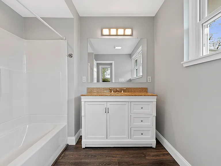 135 N Purdue Ave — Photo 12