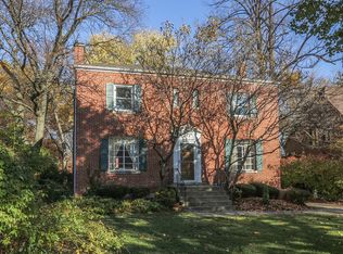 392 Blythe Rd, Riverside, IL 60546