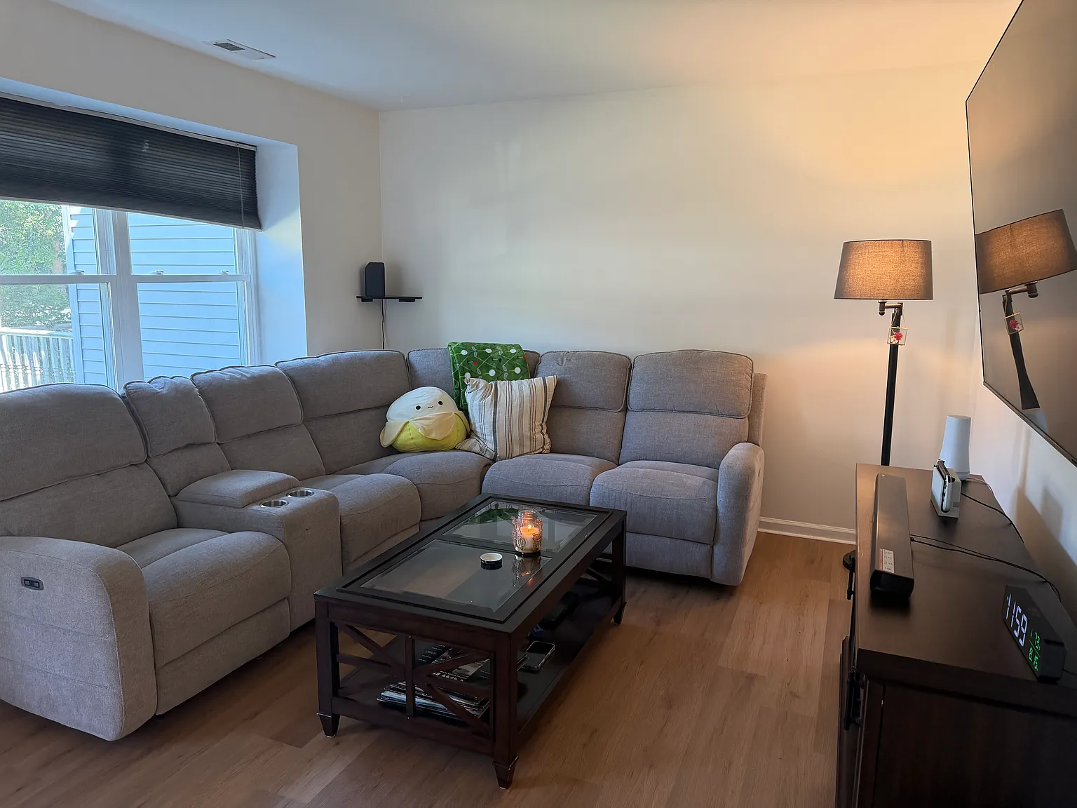 3 bed, 1.5 bath, 1200 sqft, $2,395 — Photo 4