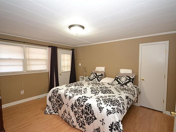 3rd image of 1716 S Sunrise Dr