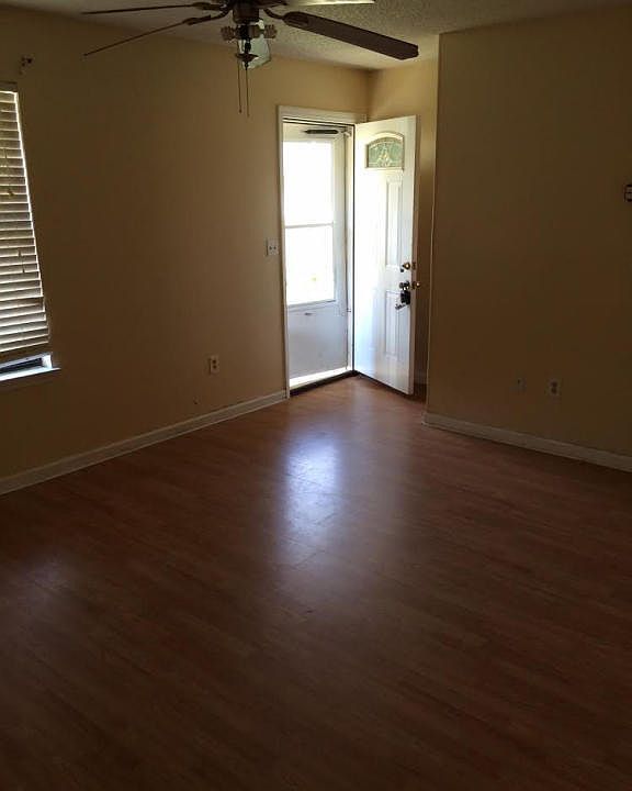 2nd image of 103 Underbrush Ct