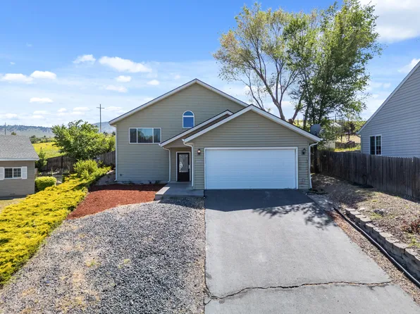 2330 James Martin Ct, Klamath Falls, OR 97601