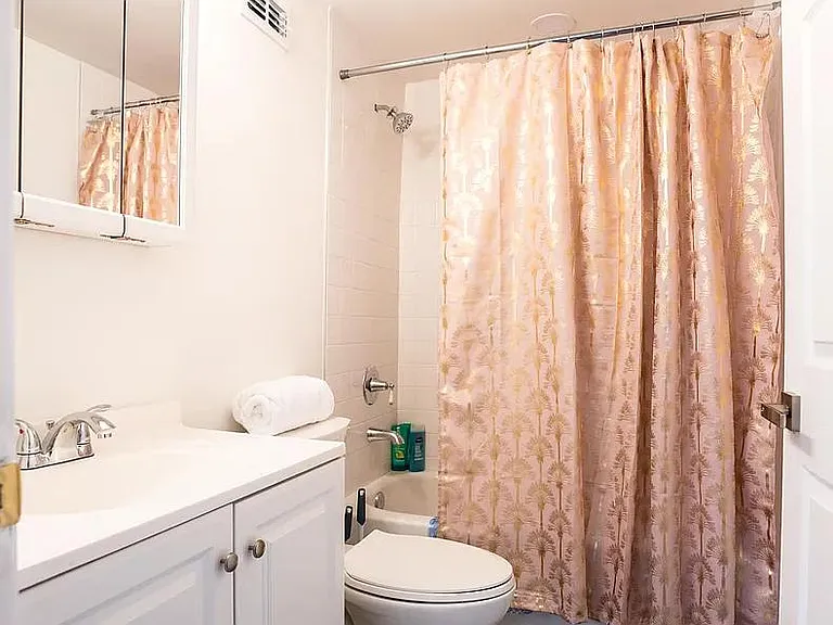 2203 Myra St #3 — Photo 4