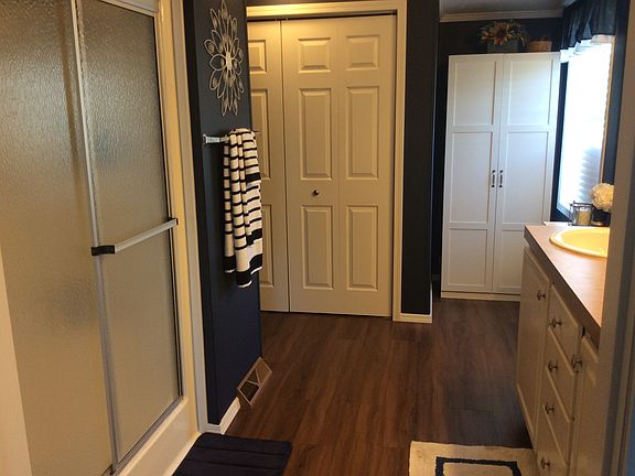 3rd image of 4956 Rivercrest Dr