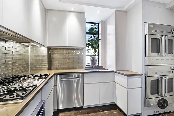 Sold by Compass | media 7