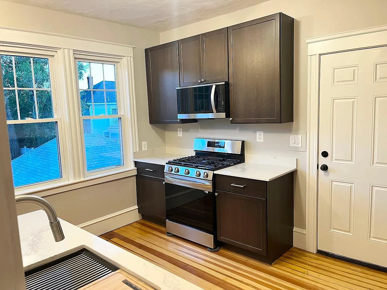 5 bed, $3,400 — Photo 2