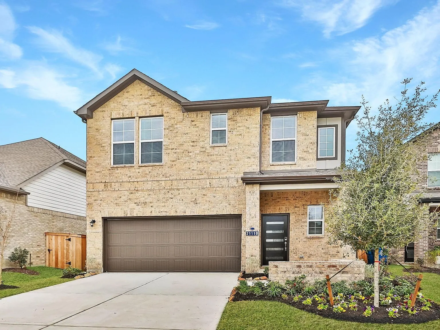 4 bed, 2.5 bath, 1991 sqft, $2,475 — Photo 1