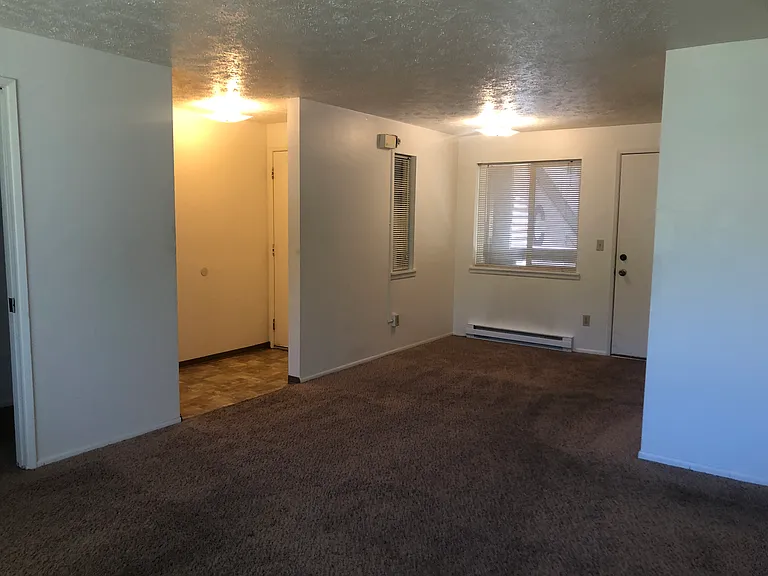 921 SE Klemgard St #C3 — Photo 5