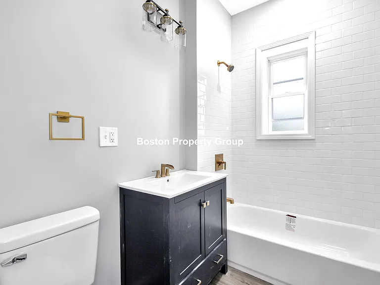 31 Lambert St — Photo 11