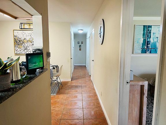 3rd image of 2652 Crown Ct