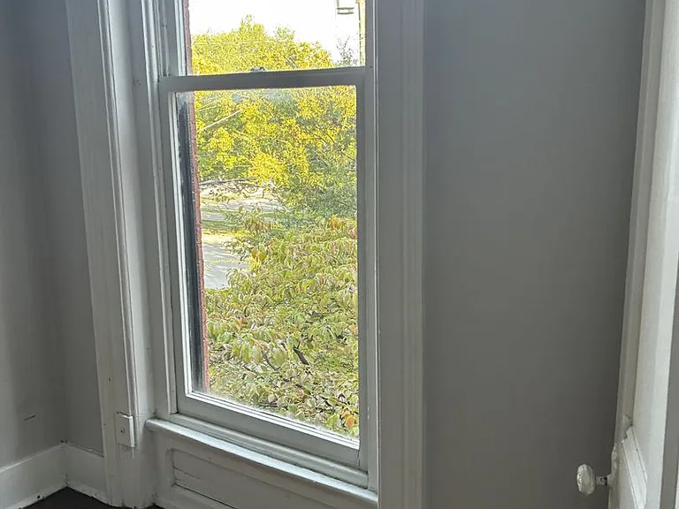 208 W Ormsby Ave. — Photo 9