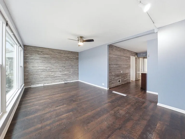 4605 S Laramie Ave — Photo 8