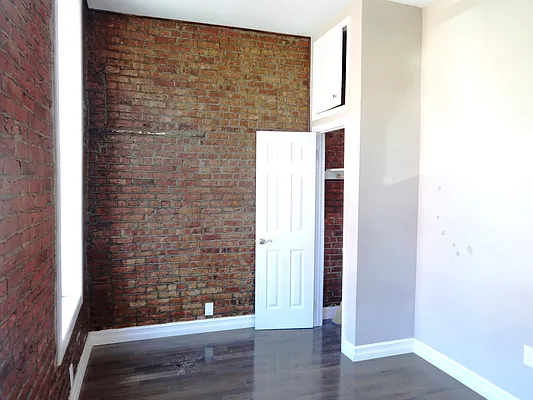 Rented by Blue Egg Realty Corp | media 36