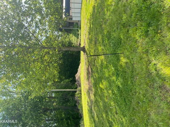 Hannah Dr, Oliver Springs, TN 37840