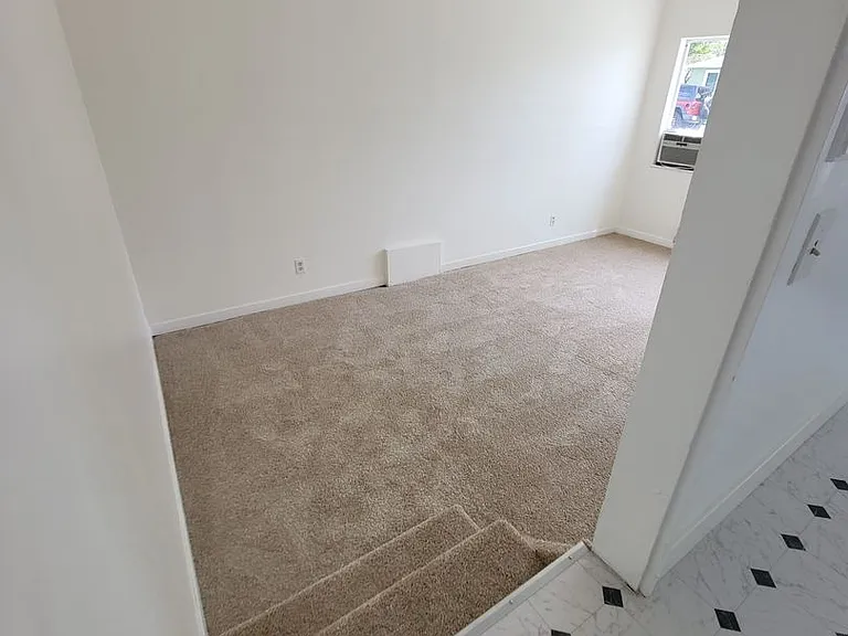 555 W Whittier Ave — Photo 11