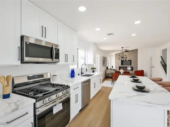 529 Dutchman Ave, Henderson, NV 89011