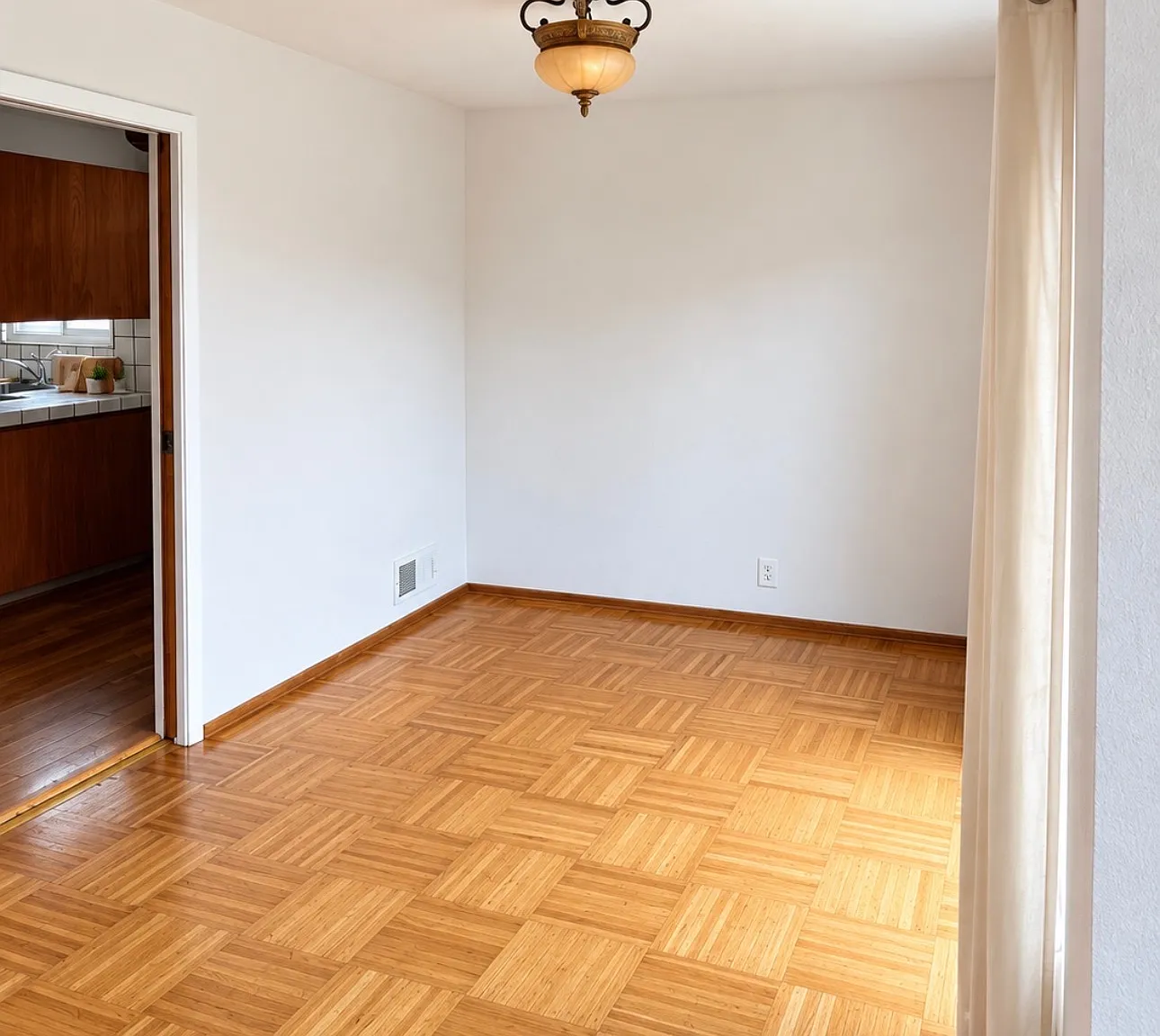 3 bed, 1259 sqft, $4,600 — Photo 1
