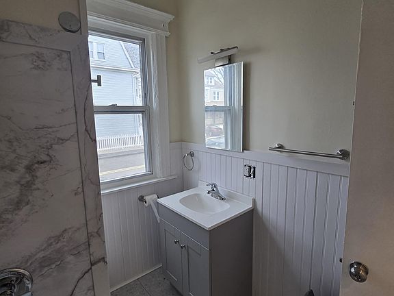 4th image of 64 Eaton Pl #1