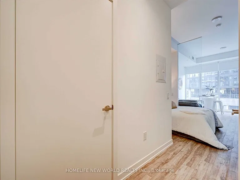 77 Shuter St #909 — Photo 7