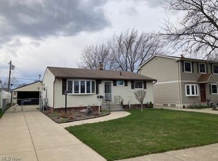 6420 Ledgebrook Dr, Brookpark, OH 44142