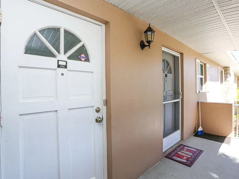 221 Cypress Way E #201 — Photo 20