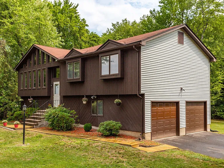 80 Lancaster Dr — Photo 23