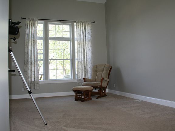 5th image of 1214 Hazelwood Ct