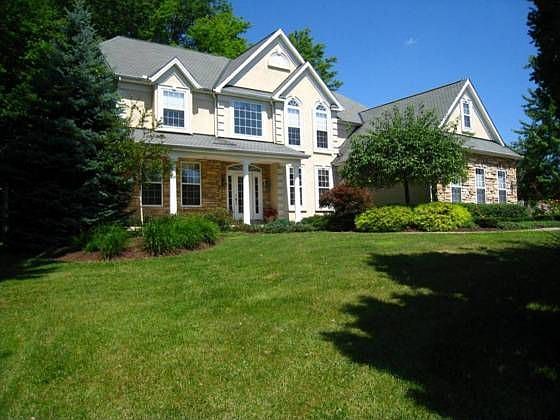 1st image of 3200 Oakwood Trl #1