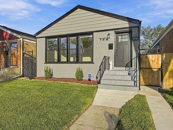 3rd image of 4541 S Leclaire Ave