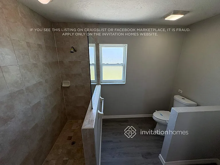 1187 Desmond St — Photo 10