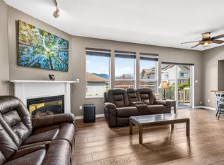 5796 Trail Ave, Sechelt, BC V7Z 0L8