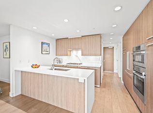 1210 E 27th St #904, North Vancouver, BC