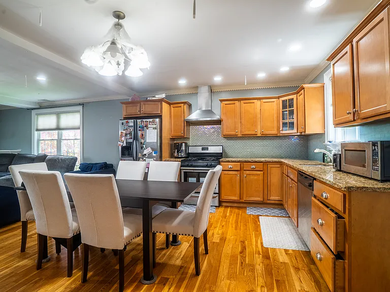 61 Carlisle St #61 — Photo 2